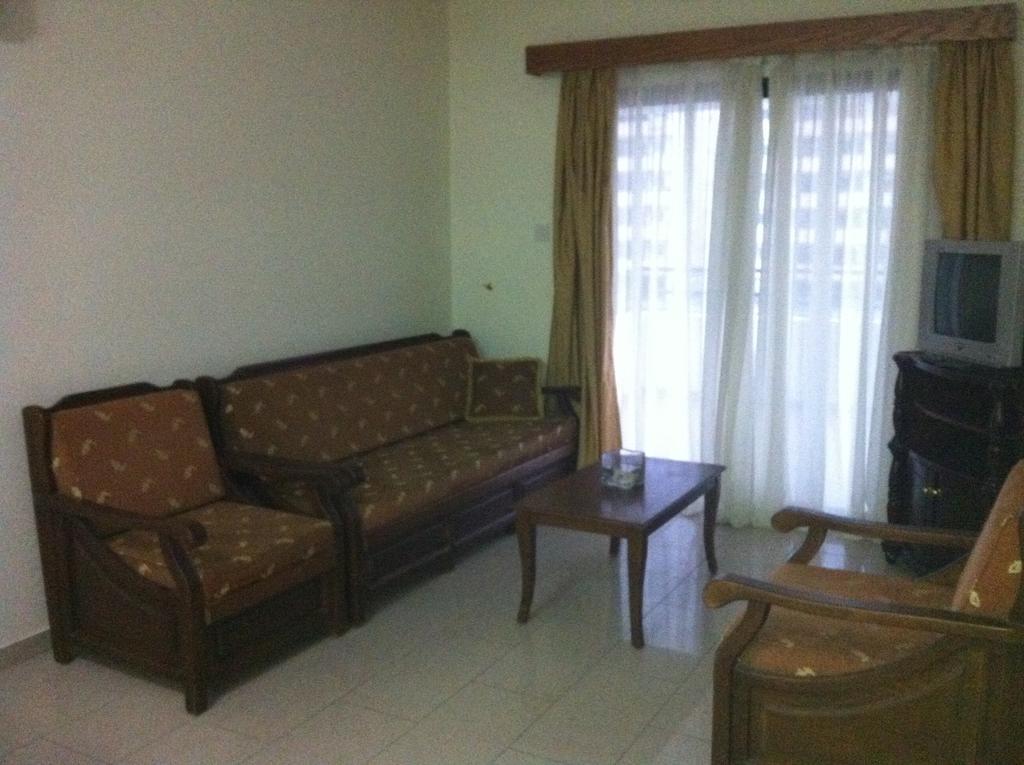 Zakos Court Apartments Larnaca Buitenkant foto