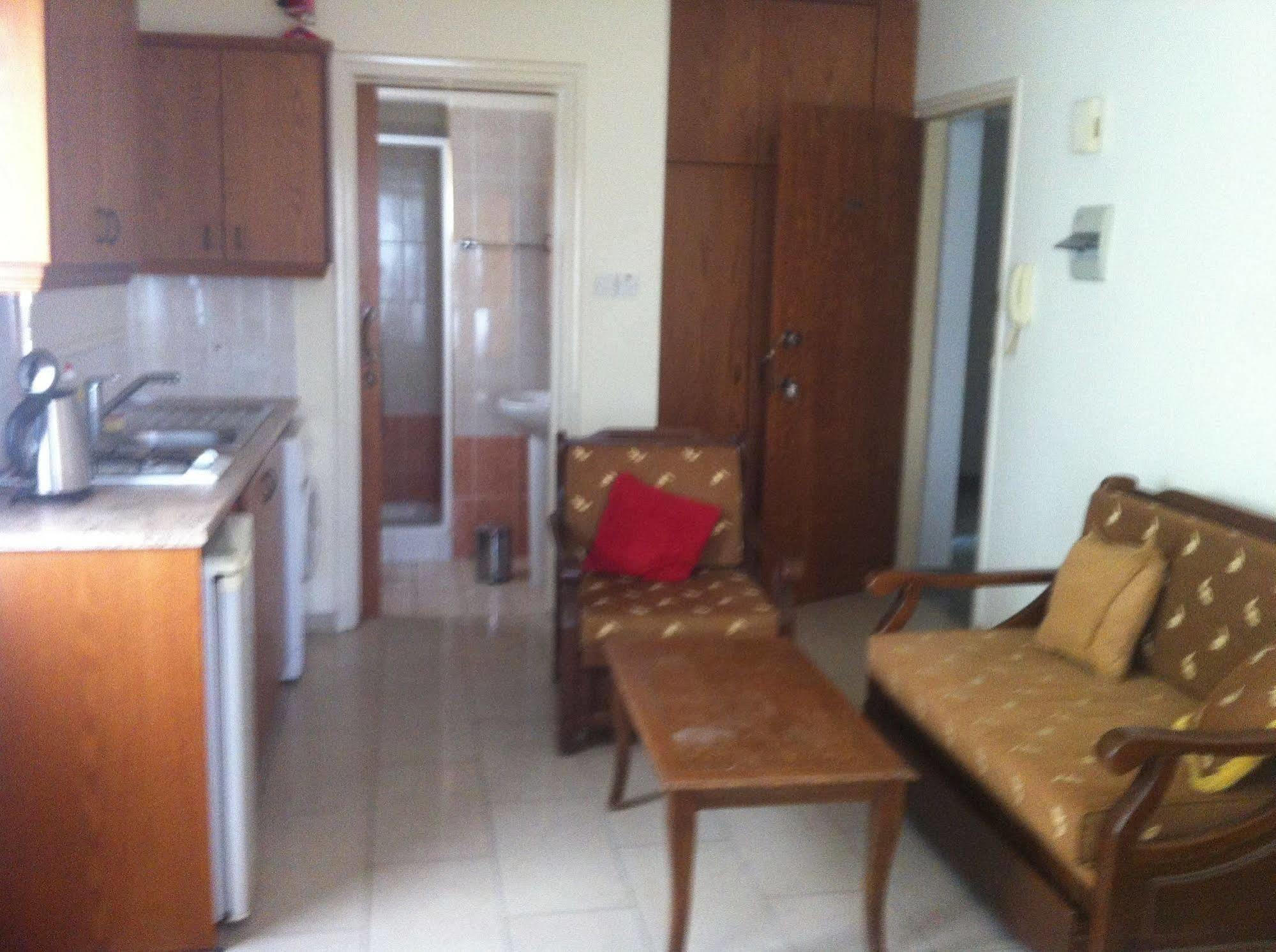 Zakos Court Apartments Larnaca Buitenkant foto